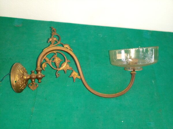 APLIQUE DE BRONCE OSLER CON TULIPA TRABAJADA AL ACIDO. COD: 89427