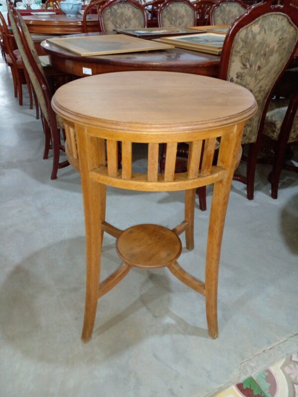 MESA DE SALA ANTIGUA DE ROBLE ESLAVONIA. COD: 89452