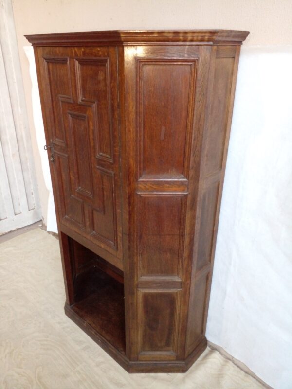 MUEBLE DE ROBLE ANTIGUO REPLANADO TIPO DESPENSERO. COD: 83808 - Image 3