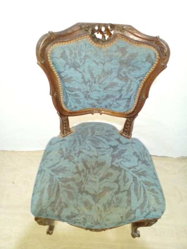SILLA ANTIGUA TALLADA EN NOGAL ITALIANO ESTILO COLONIAL FRANCES. COD: 90003 - Image 3