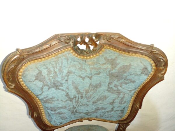 SILLA ANTIGUA TALLADA EN NOGAL ITALIANO ESTILO COLONIAL FRANCES. COD: 90003 - Image 4