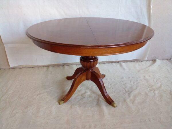 MESA DE COMEDOR ESTILO INGLES PLUMA DE CAOBA CON TABLA DE ALARGUE. COD: 90504 - Image 2