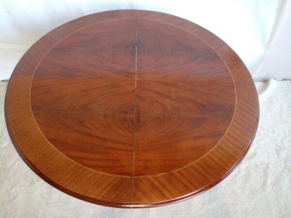 MESA DE COMEDOR ESTILO INGLES PLUMA DE CAOBA CON TABLA DE ALARGUE. COD: 90504 - Image 4