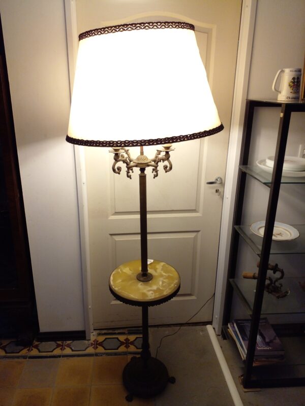 LAMPARA DE PIE ANTIGUA EN BRONCE Y MARMOL 5 LUCES. COD: 90507