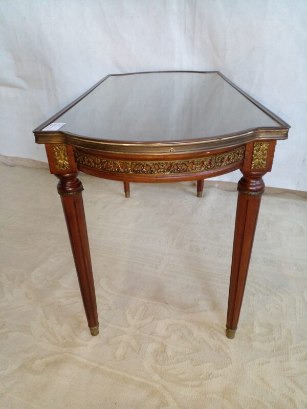 MESA DE SALA ANTIGUA ESTILO INGLES EN CAOBA CON BRONCERIA. COD: 89457 - Image 8