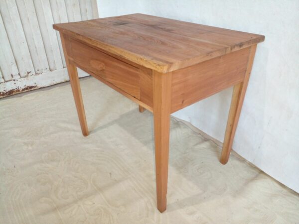 MESA DE CAMPO ANTIGUA EN CEDRO LAVADO NATURAL CON CAJON CENTRAL. C 92202 - Image 6