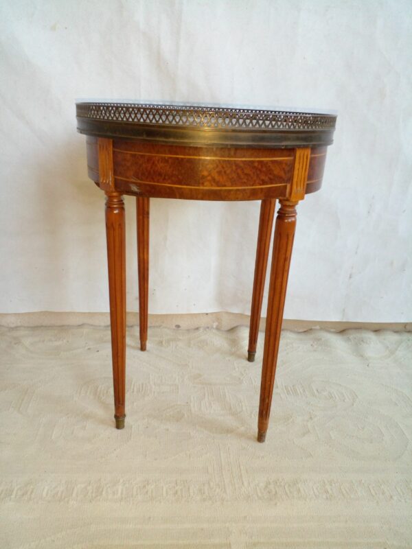 MESA DE SALA ESTILO INGLES REDONDA CON MARMOL Y BRONCERIA. COD: 85004 - Image 6