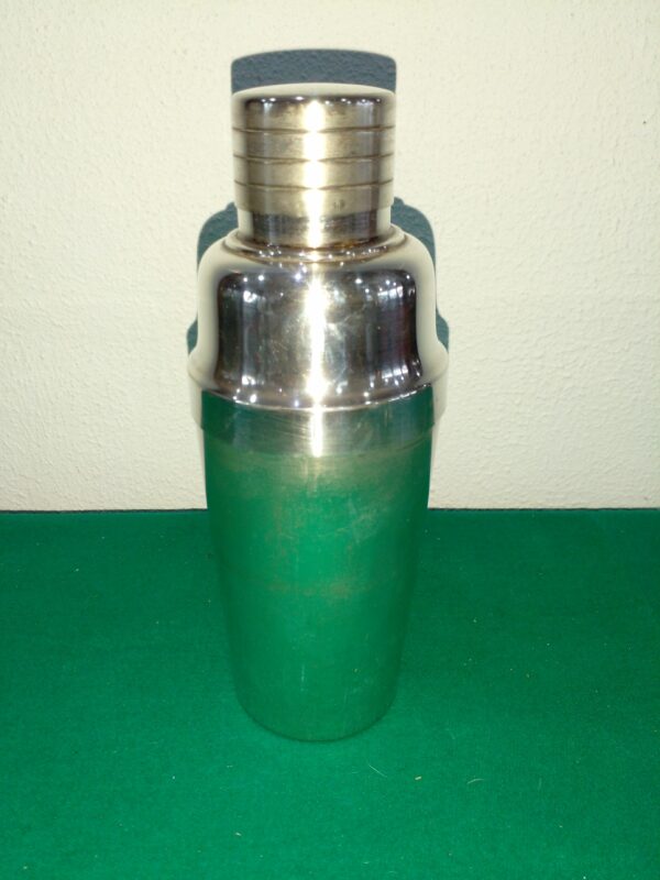 COCTELERA ALEMANA SELLADA WMF GERMANY METAL PLATEADO. COD: 32201