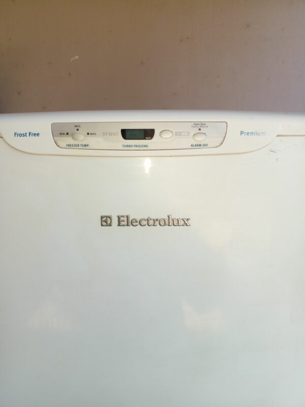 HELADERA ELECTROLUX DFW45 NO FROST CON DISPENSER. COD: 94101 - Image 3