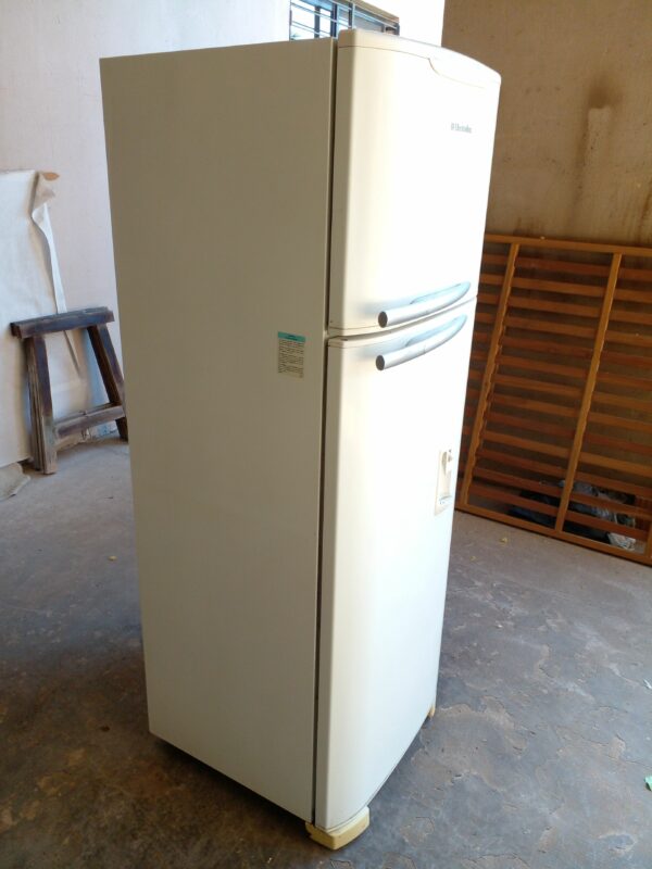HELADERA ELECTROLUX DFW45 NO FROST CON DISPENSER. COD: 94101 - Image 4