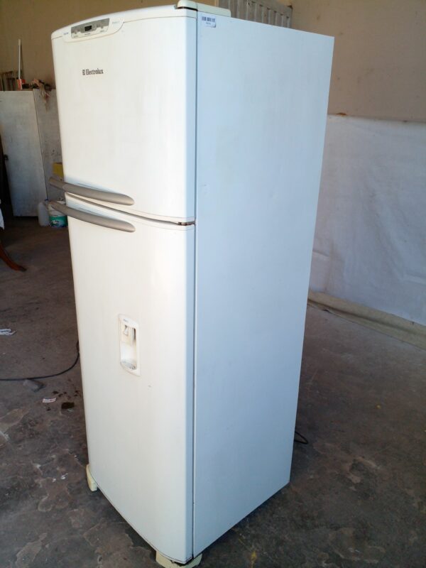 HELADERA ELECTROLUX DFW45 NO FROST CON DISPENSER. COD: 94101 - Image 5