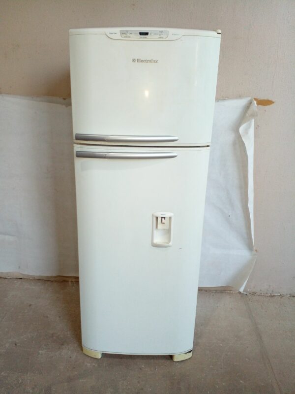 HELADERA ELECTROLUX DFW45 NO FROST CON DISPENSER. COD: 94101 - Image 7