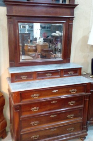 COMODA COLONIAL INGLES CON MARMOL Y ESPEJO PIEZA DE COLECCION. COD: 93202