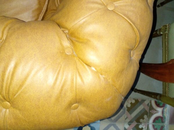 SILLON DOS CUERPOS ESTILO INGLES CHESTERFIELD TAPIZADO CAPITONÉ. COD: 94901 - Image 9