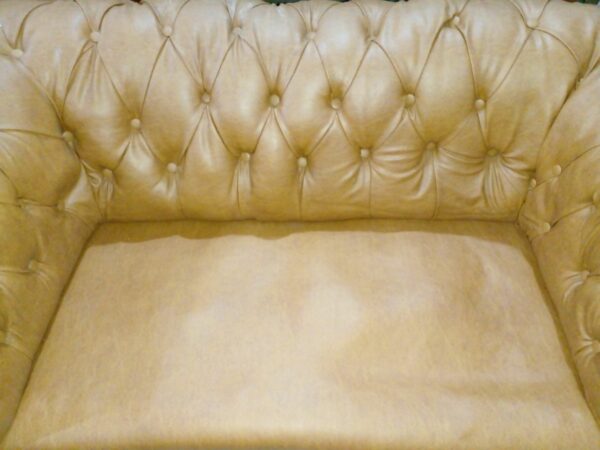 SILLON DOS CUERPOS ESTILO INGLES CHESTERFIELD TAPIZADO CAPITONÉ. COD: 94901 - Image 11