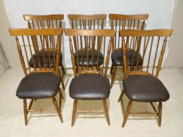 SILLA WINDSOR SILLAS COUNTRY TAPIZADAS EN ECOCUERO. COD: 95004